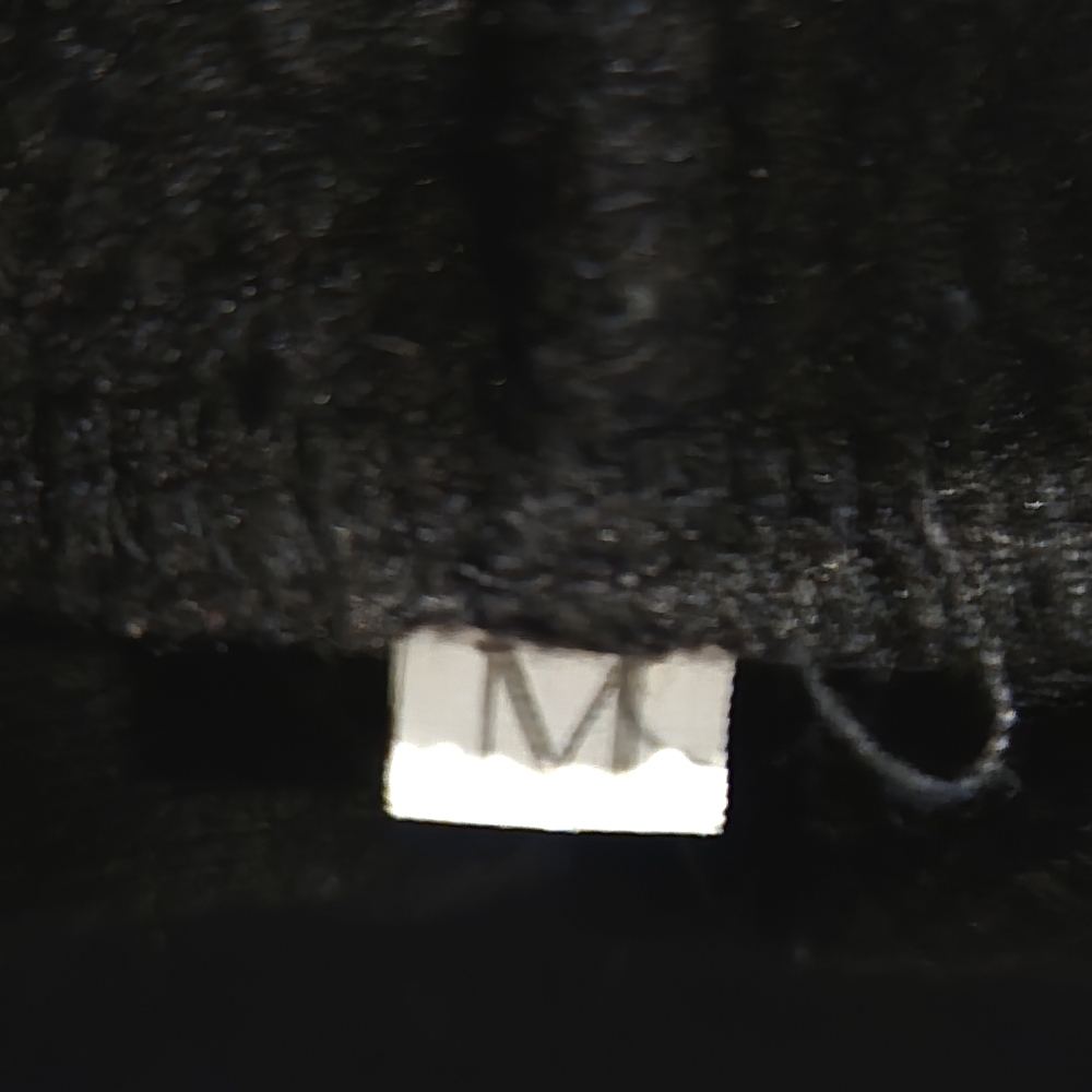 SHEIN Black and White Heart Graphic Sweatshirt - Picture 2 of 12